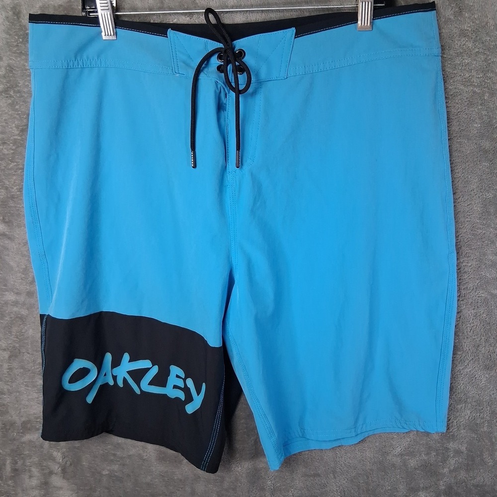 Oakley Wall Graffiti Board Shorts Men Size 36 X 10 Blue Black Drawstring Single